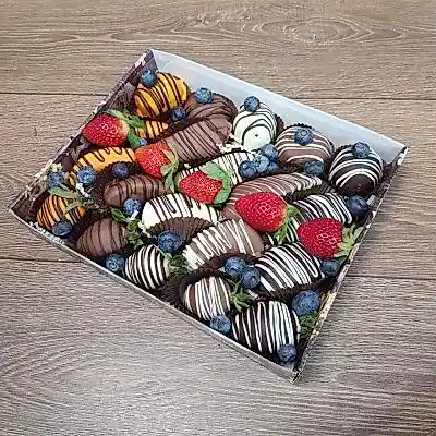 Фрукты в шоколаде