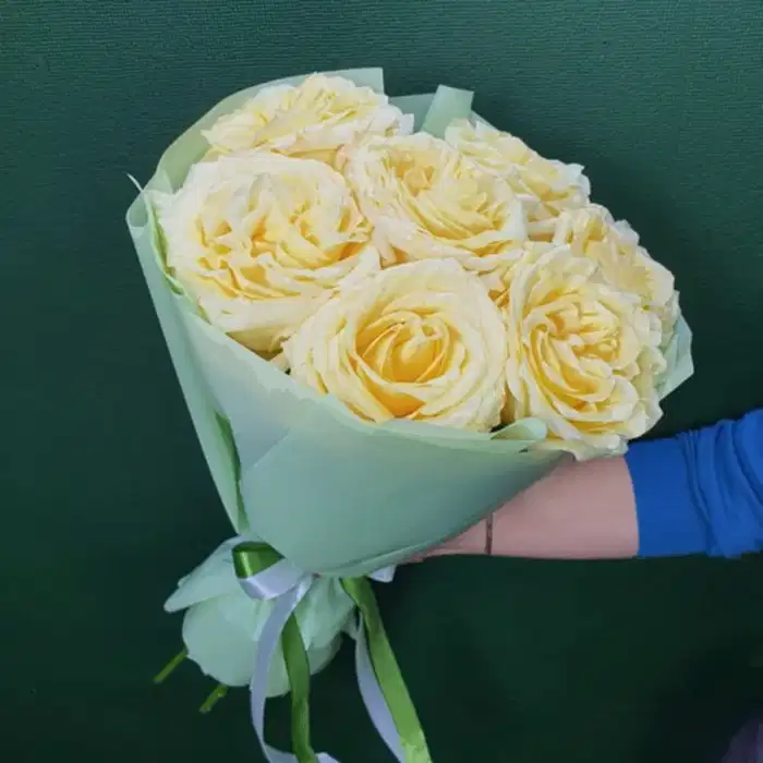 Букет из 7 роз Candlelight